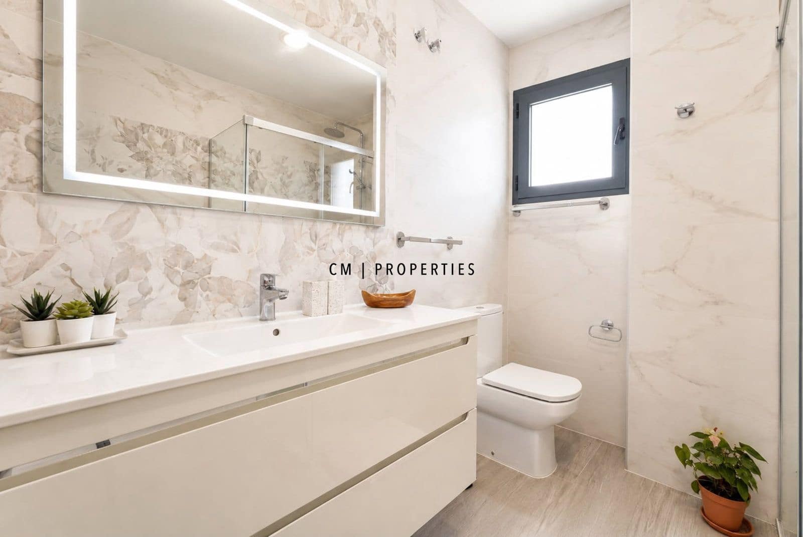 4 bedroom Villa for sale in La Pobla de Vallbona with pool garage - € 595,000 (Ref: 10029736)