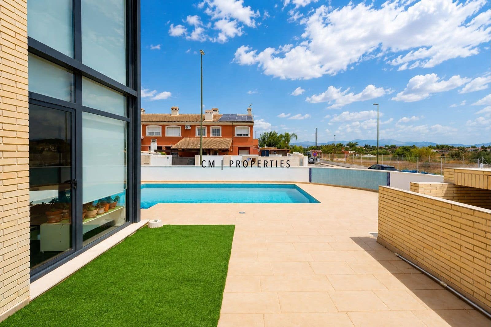 4 bedroom Villa for sale in La Pobla de Vallbona with pool garage - € 595,000 (Ref: 10029736)
