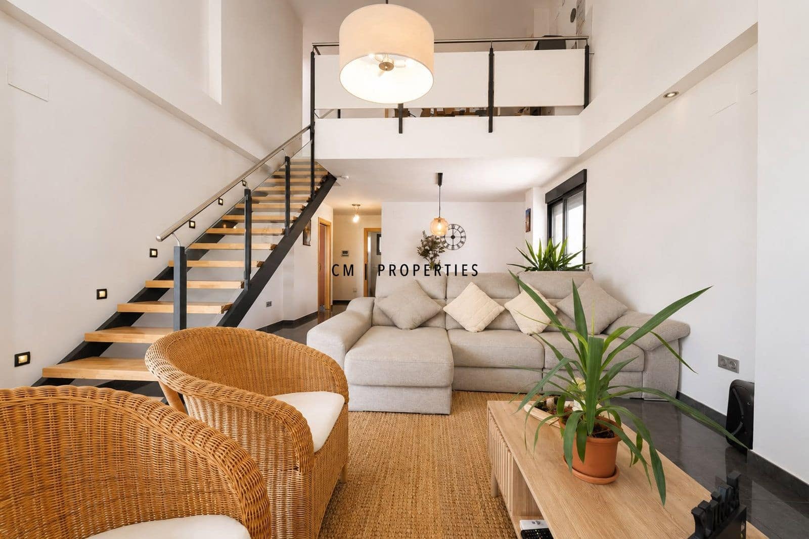 4 bedroom Villa for sale in La Pobla de Vallbona with pool garage - € 595,000 (Ref: 10029736)