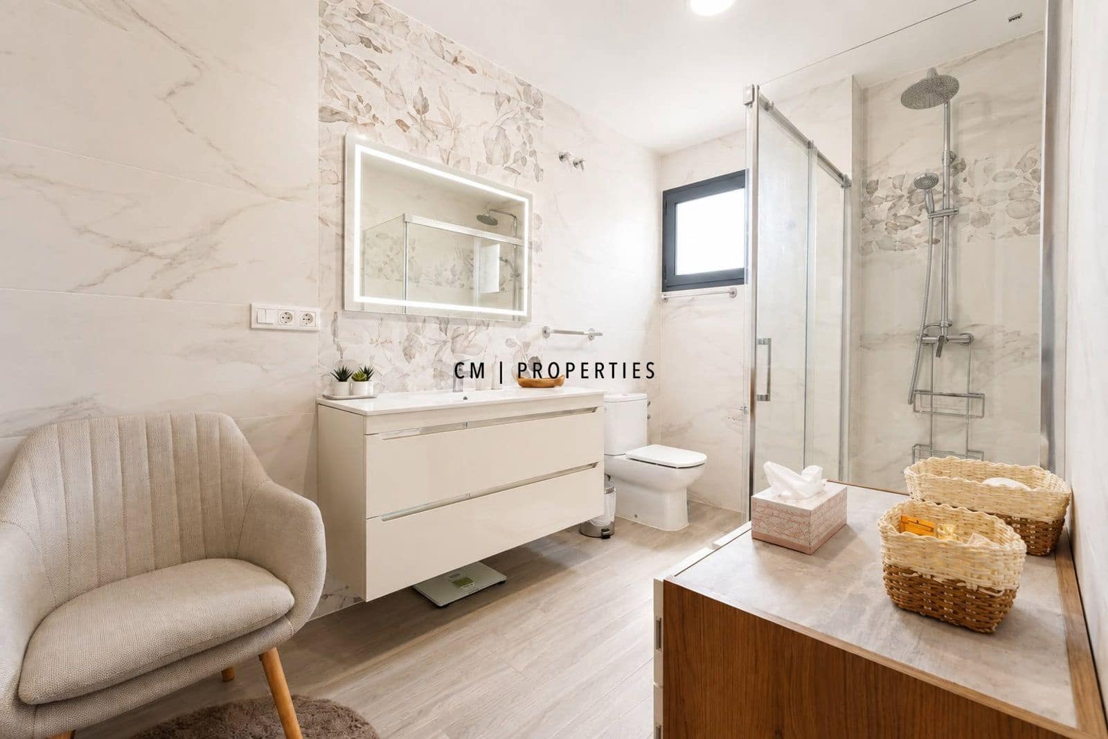 4 bedroom Villa for sale in La Pobla de Vallbona with pool garage - € 595,000 (Ref: 10029736)