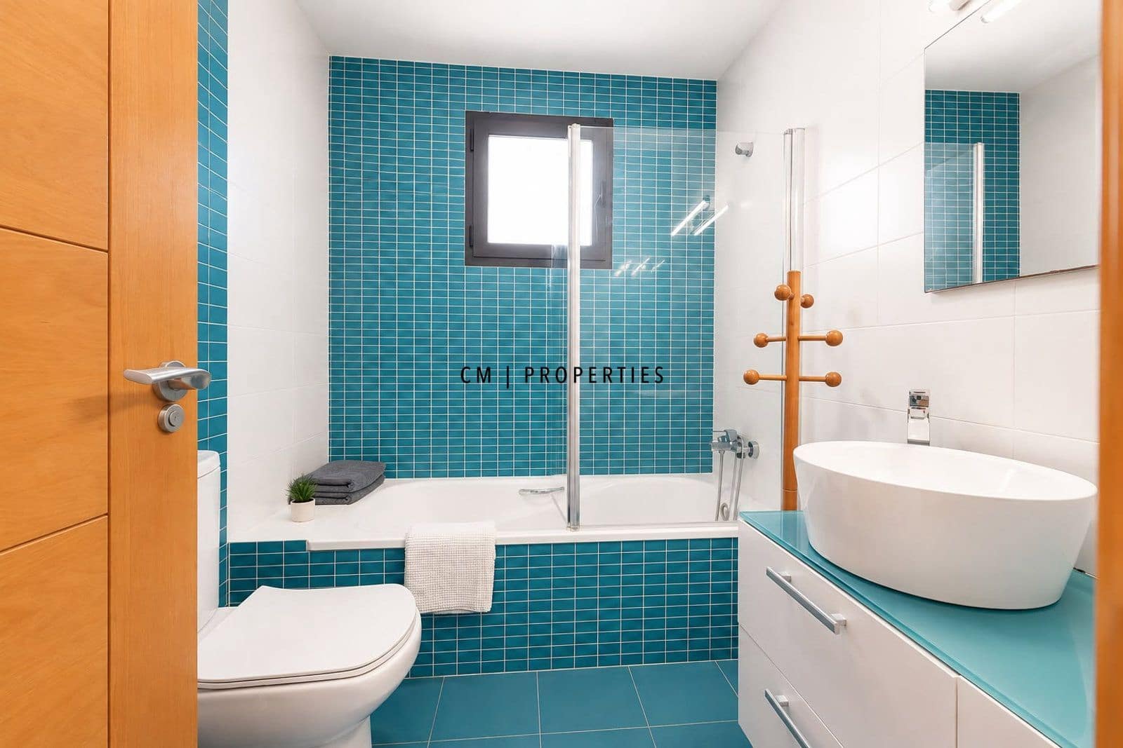 4 bedroom Villa for sale in La Pobla de Vallbona with pool garage - € 595,000 (Ref: 10029736)