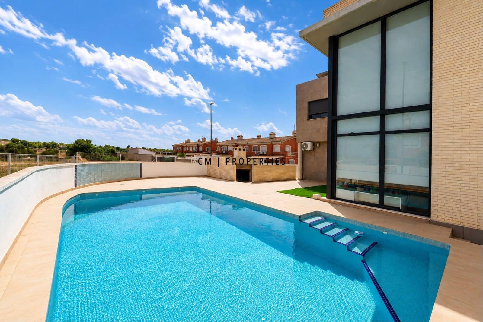 4 bedroom Villa for sale in La Pobla de Vallbona with pool garage - € 595,000 (Ref: 10029736)