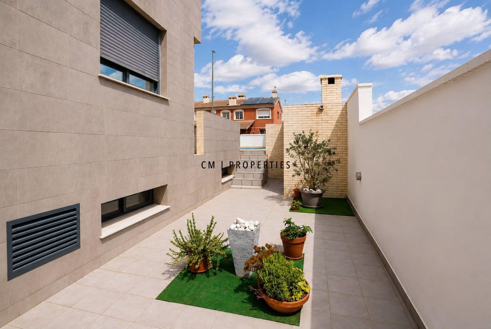 4 bedroom Villa for sale in La Pobla de Vallbona with pool garage - € 595,000 (Ref: 10029736)