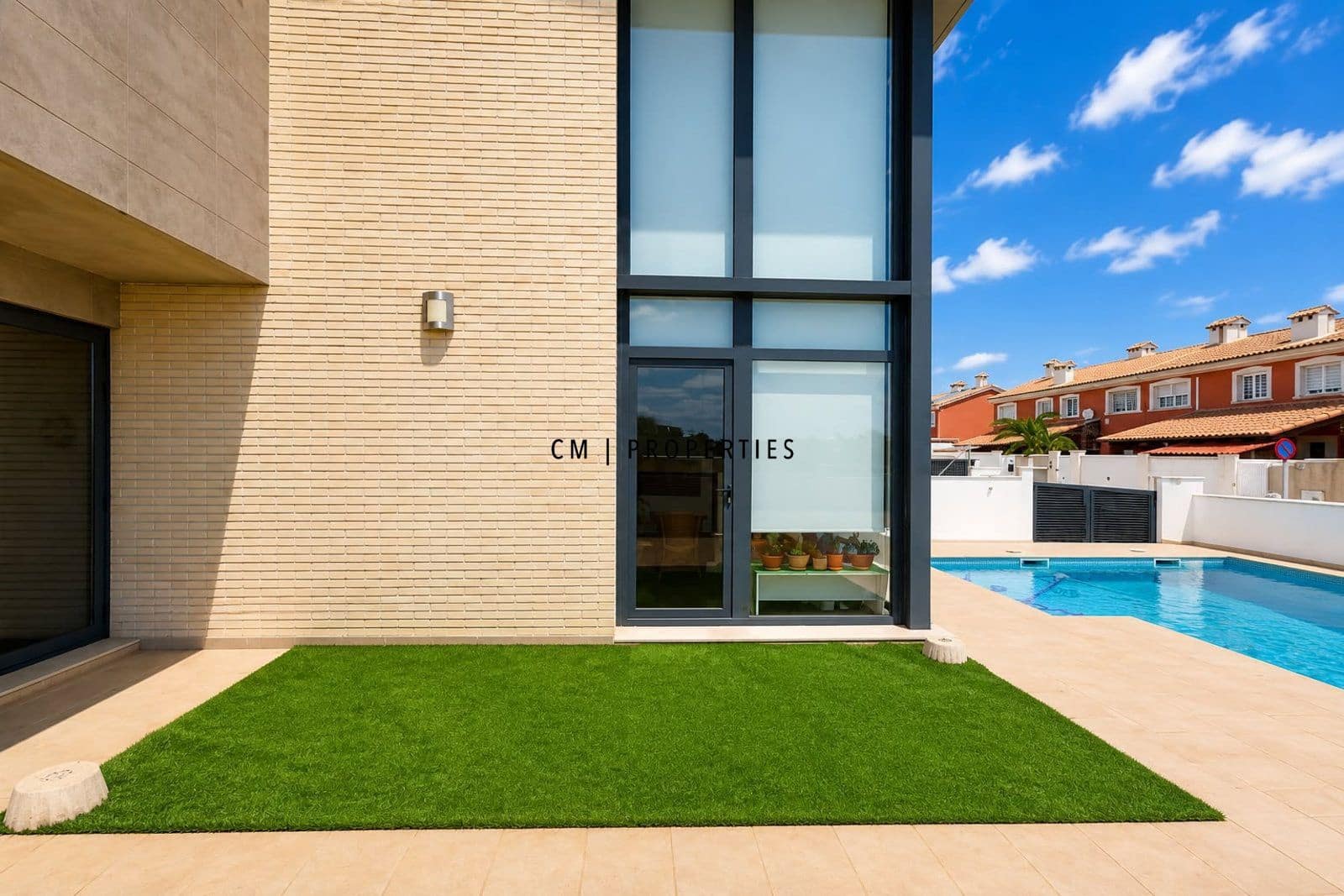 4 bedroom Villa for sale in La Pobla de Vallbona with pool garage - € 595,000 (Ref: 10029736)