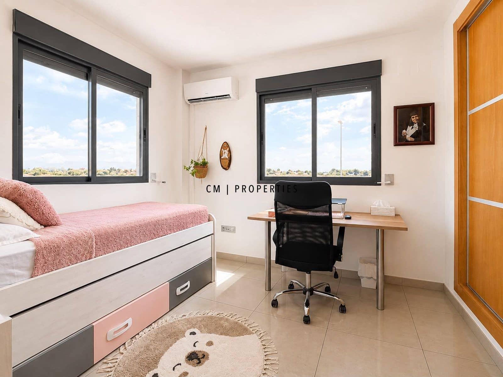 4 bedroom Villa for sale in La Pobla de Vallbona with pool garage - € 595,000 (Ref: 10029736)