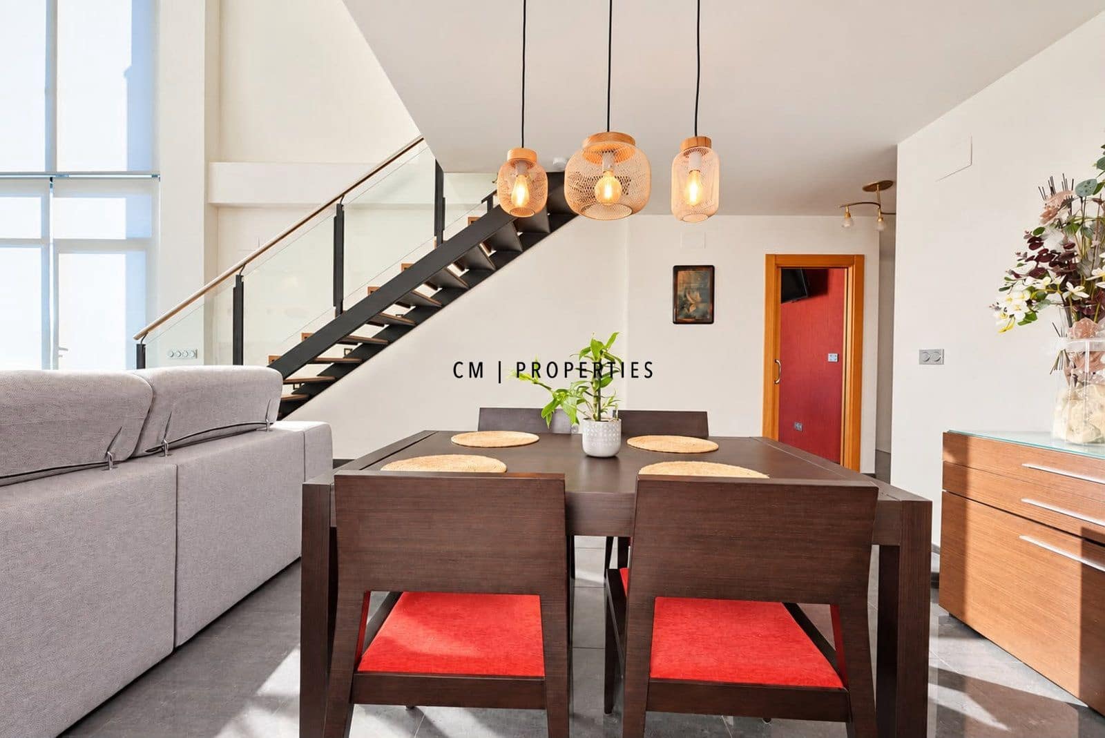 4 soverom Villa til salgs i La Pobla de Vallbona med svømmebasseng garasje - € 587 000 (Ref: 10029736)