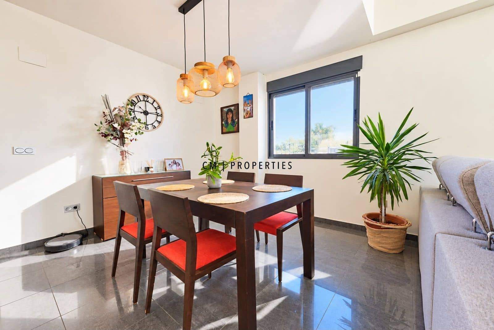 4 soverom Villa til salgs i La Pobla de Vallbona med svømmebasseng garasje - € 587 000 (Ref: 10029736)