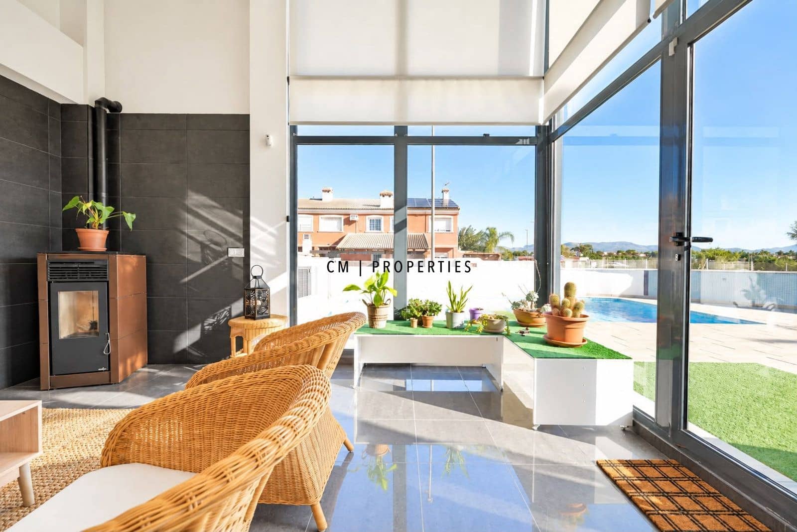 4 soverom Villa til salgs i La Pobla de Vallbona med svømmebasseng garasje - € 587 000 (Ref: 10029736)