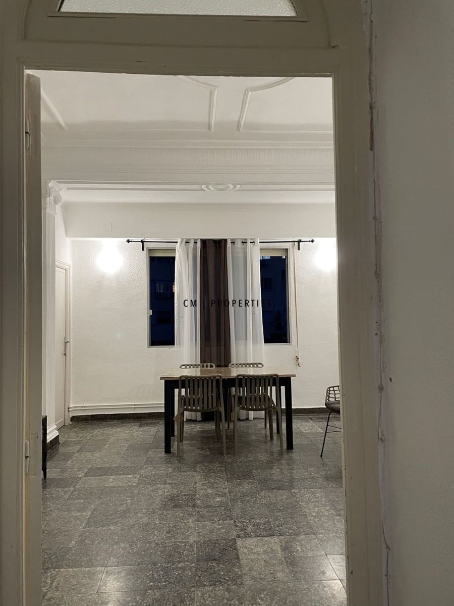 Piso de 5 habitaciones en València ciudad en alquiler con piscina - 2.250 € (Ref: 10029737)