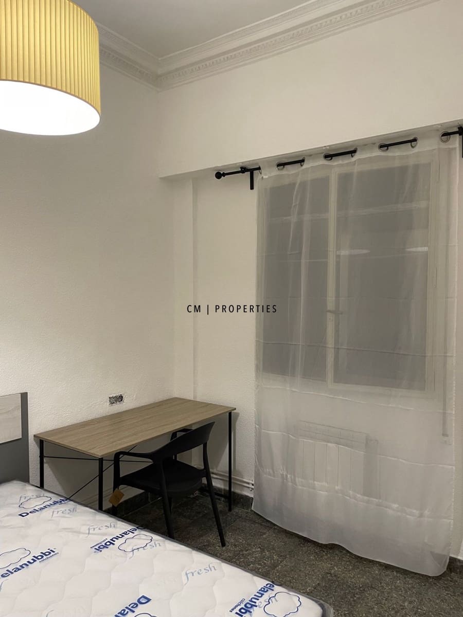 Piso de 5 habitaciones en València ciudad en alquiler con piscina - 2.250 € (Ref: 10029737)