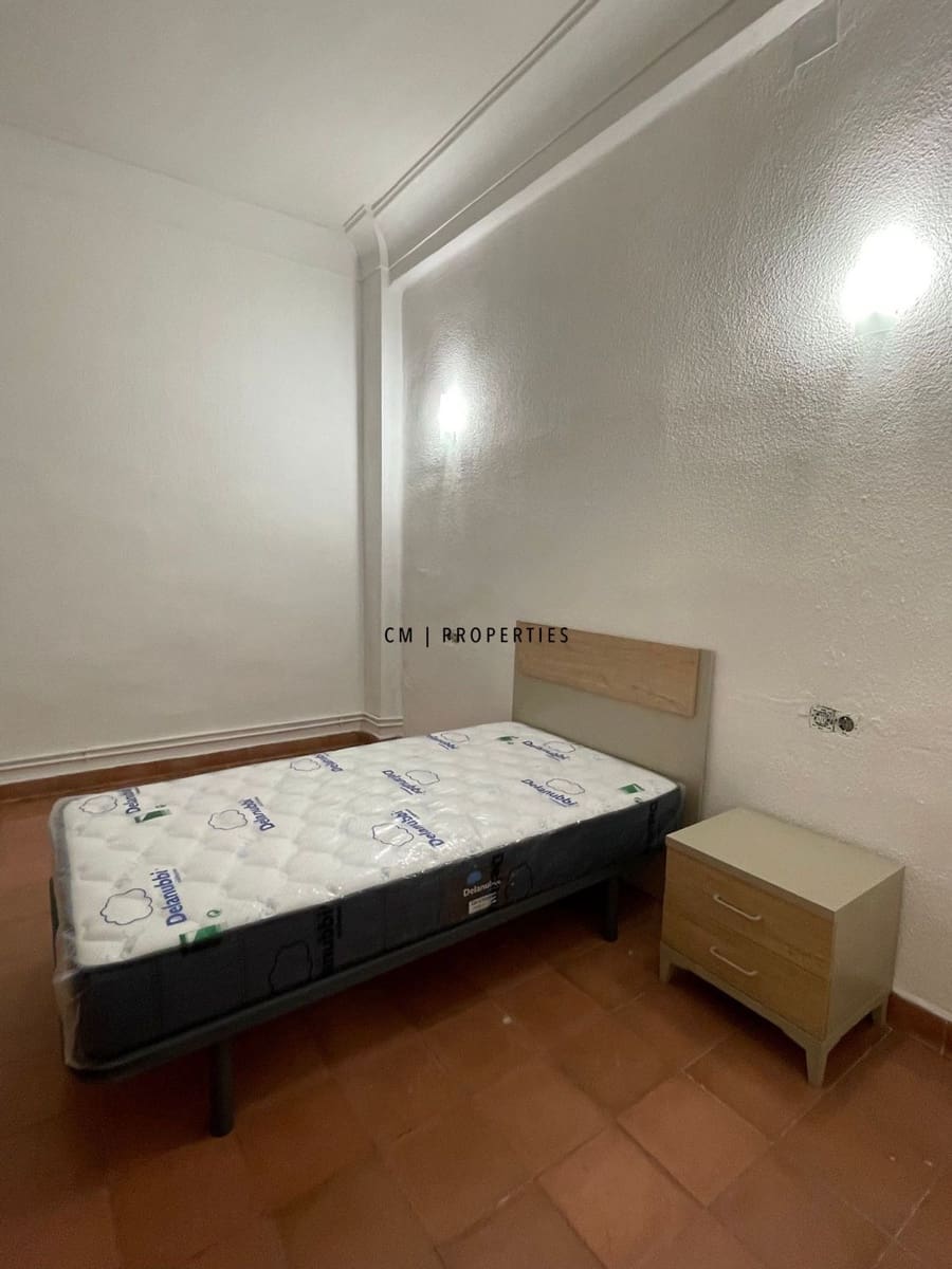 Piso de 5 habitaciones en València ciudad en alquiler con piscina - 2.250 € (Ref: 10029737)