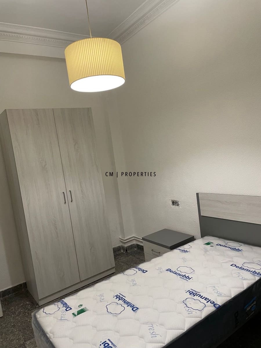Piso de 5 habitaciones en València ciudad en alquiler con piscina - 2.250 € (Ref: 10029737)