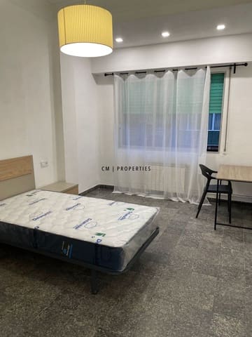 Piso de 5 habitaciones en La Petxina, València ciudad en alquiler con piscina - 2.250 € (Ref: 10029737)