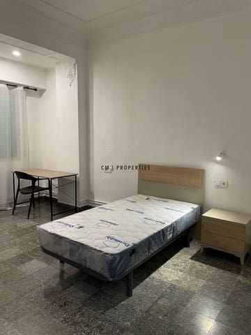 Piso de 5 habitaciones en La Petxina, València ciudad en alquiler con piscina - 2.250 € (Ref: 10029737)