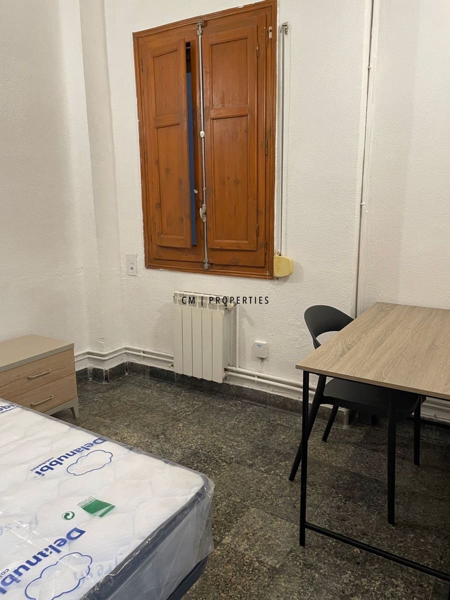 Piso de 5 habitaciones en València ciudad en alquiler con piscina - 2.250 € (Ref: 10029737)