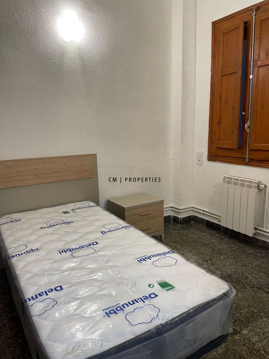Piso de 5 habitaciones en València ciudad en alquiler con piscina - 2.250 € (Ref: 10029737)