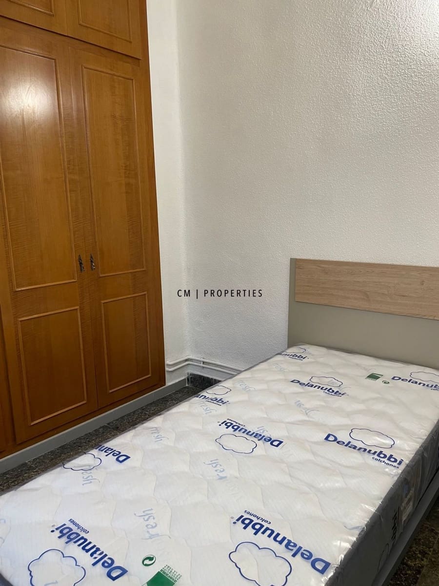 Piso de 5 habitaciones en València ciudad en alquiler con piscina - 2.250 € (Ref: 10029737)