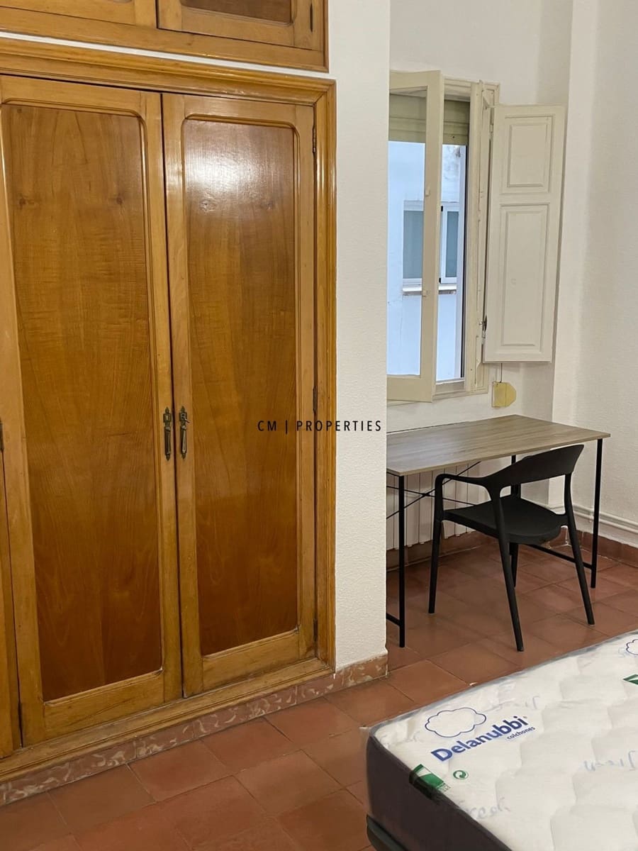 Piso de 5 habitaciones en València ciudad en alquiler con piscina - 2.250 € (Ref: 10029737)