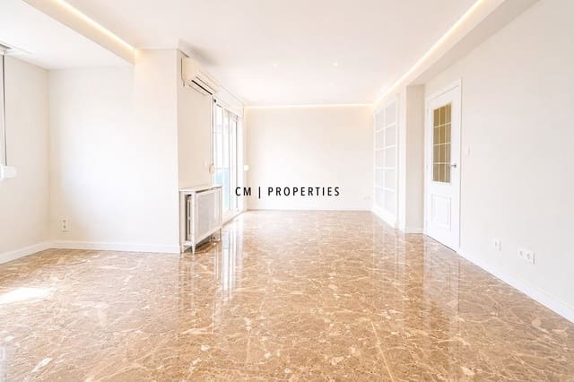 Piso de 3 habitaciones en València ciudad en alquiler con garaje - 1.900 € (Ref: 10033069)