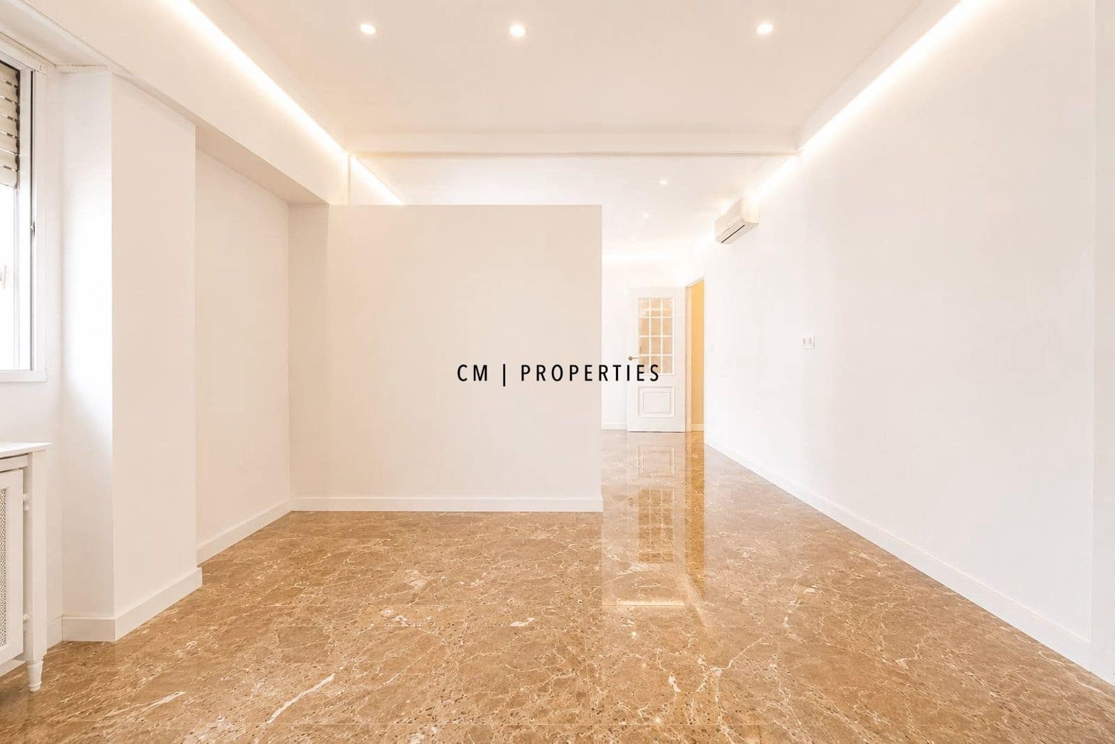 Piso de 3 habitaciones en València ciudad en alquiler con garaje - 1.900 € (Ref: 10033069)