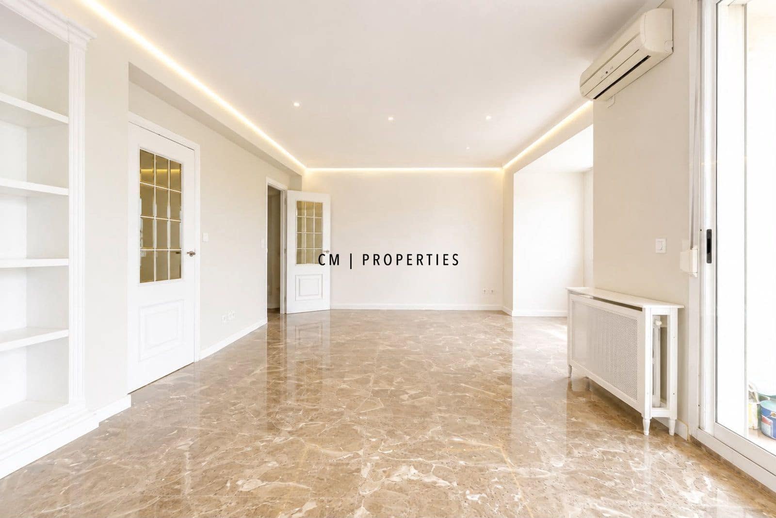 Piso de 3 habitaciones en València ciudad en alquiler con garaje - 1.900 € (Ref: 10033069)
