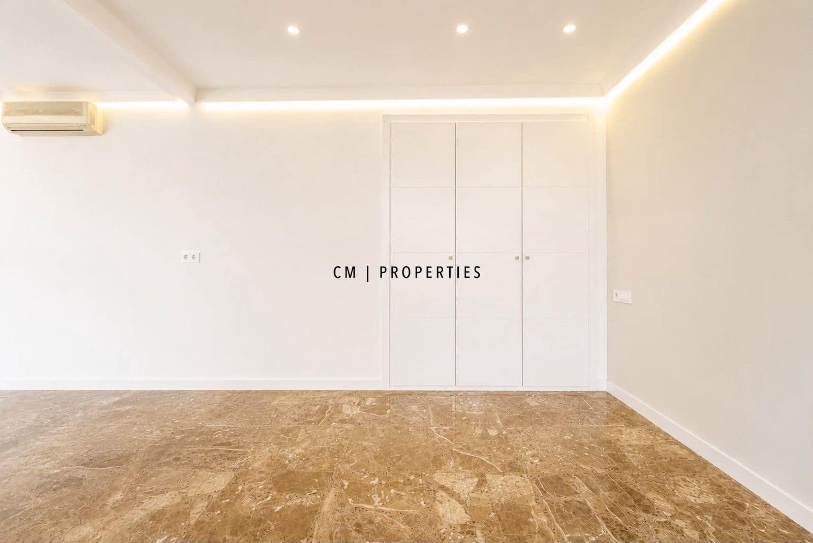 Piso de 3 habitaciones en València ciudad en alquiler con garaje - 1.900 € (Ref: 10033069)