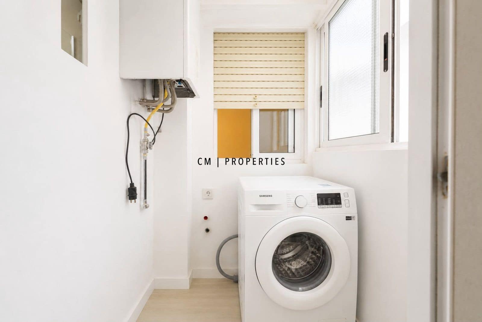 Piso de 3 habitaciones en València ciudad en alquiler con garaje - 1.900 € (Ref: 10033069)