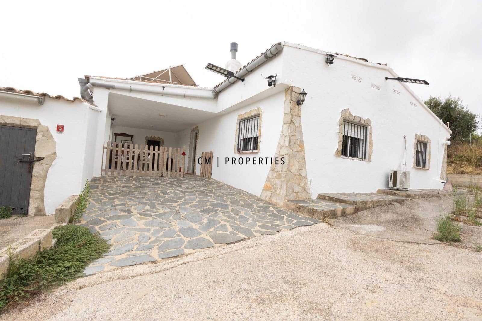 3 bedroom Villa for sale in Chiva with garage - € 190,000 (Ref: 10043338)