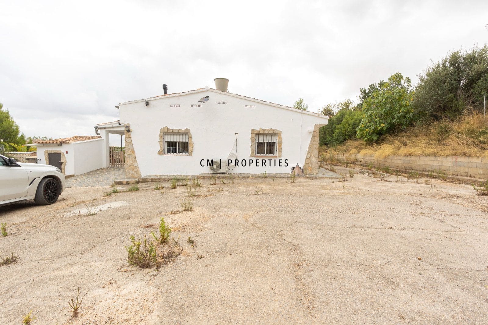 3 bedroom Villa for sale in Chiva with garage - € 190,000 (Ref: 10043338)