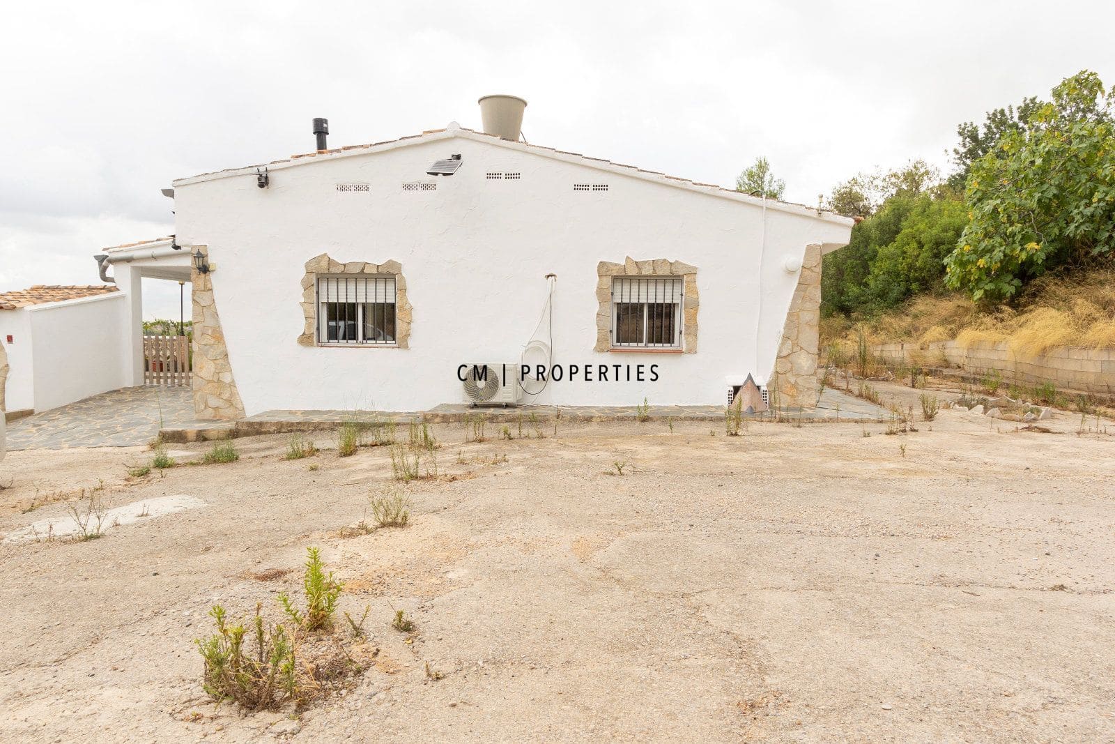 3 bedroom Villa for sale in Chiva with garage - € 190,000 (Ref: 10043338)
