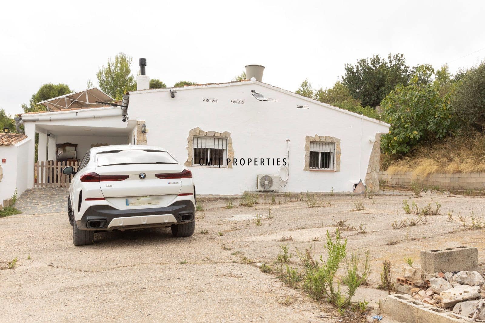 3 bedroom Villa for sale in Chiva with garage - € 190,000 (Ref: 10043338)