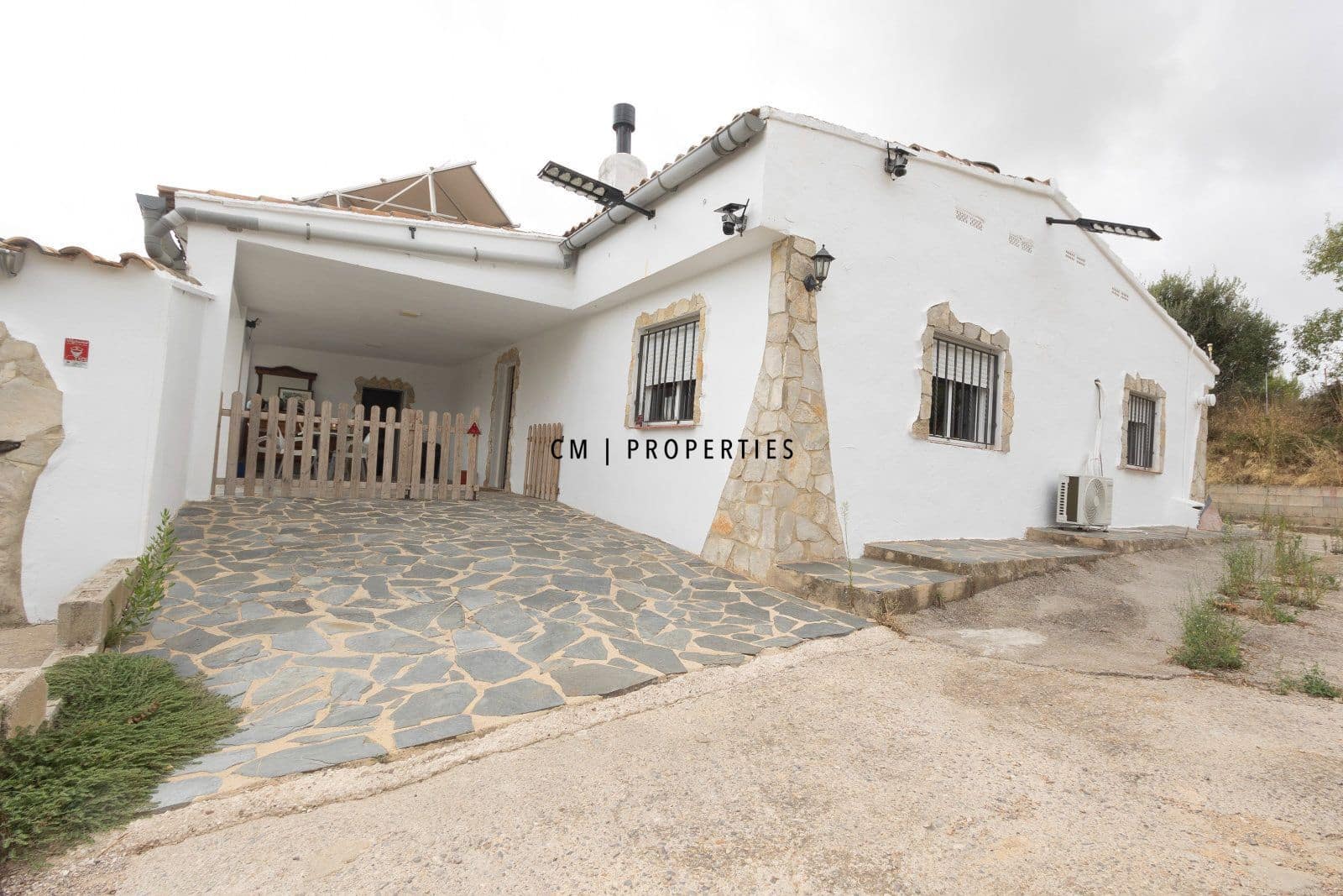 3 bedroom Villa for sale in Chiva with garage - € 190,000 (Ref: 10043338)
