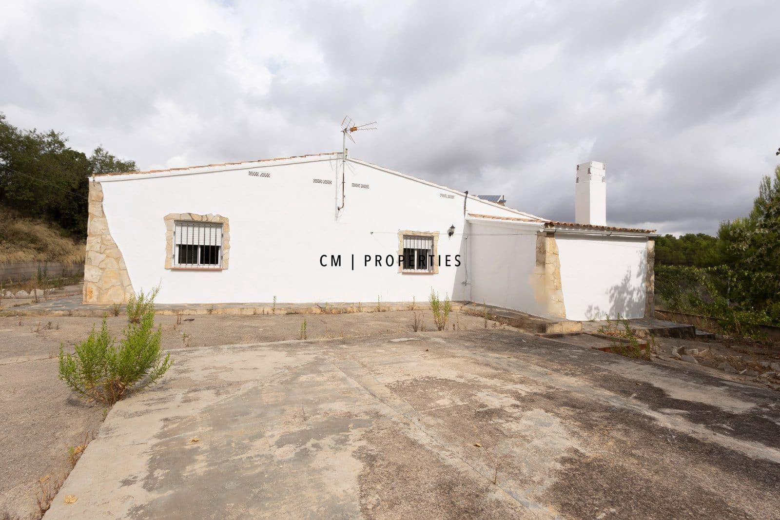 3 bedroom Villa for sale in Chiva with garage - € 190,000 (Ref: 10043338)
