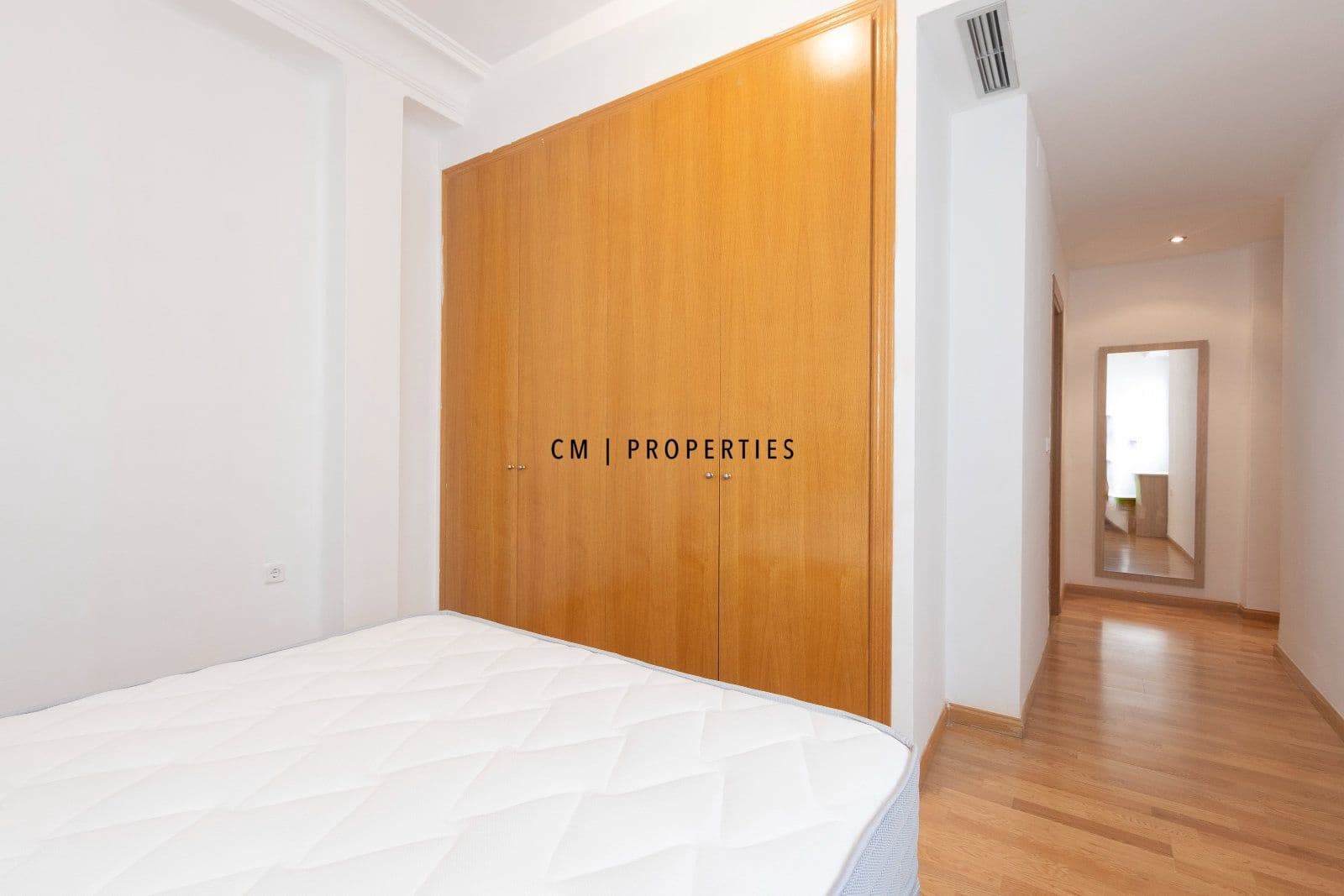 3 sovrum Lägenhet att hyra i Valencia stad - 1 800 € (Ref: 10051878)
