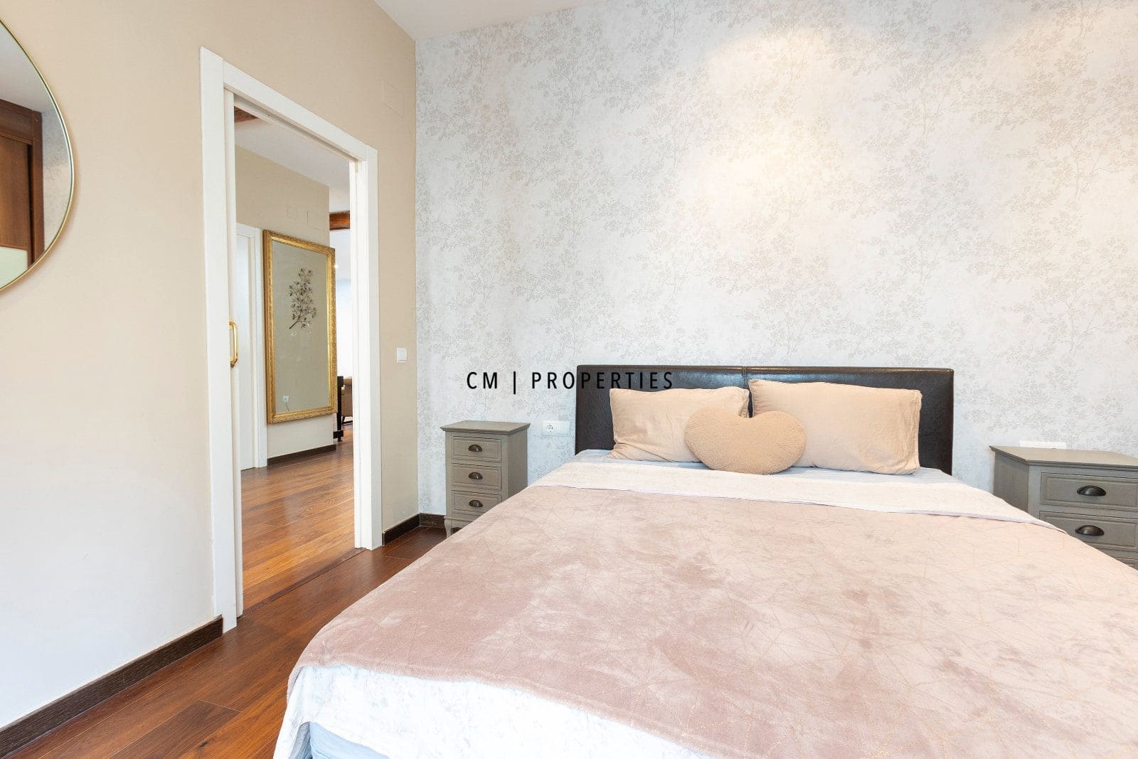 2 bedroom Flat for rent in Valencia city with garage - € 1,900 (Ref: 10051987)