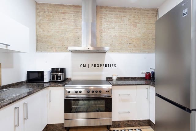Piso de 2 habitaciones en Ciutat Vella, València ciudad en alquiler con garaje - 2.130 € (Ref: 10051987)