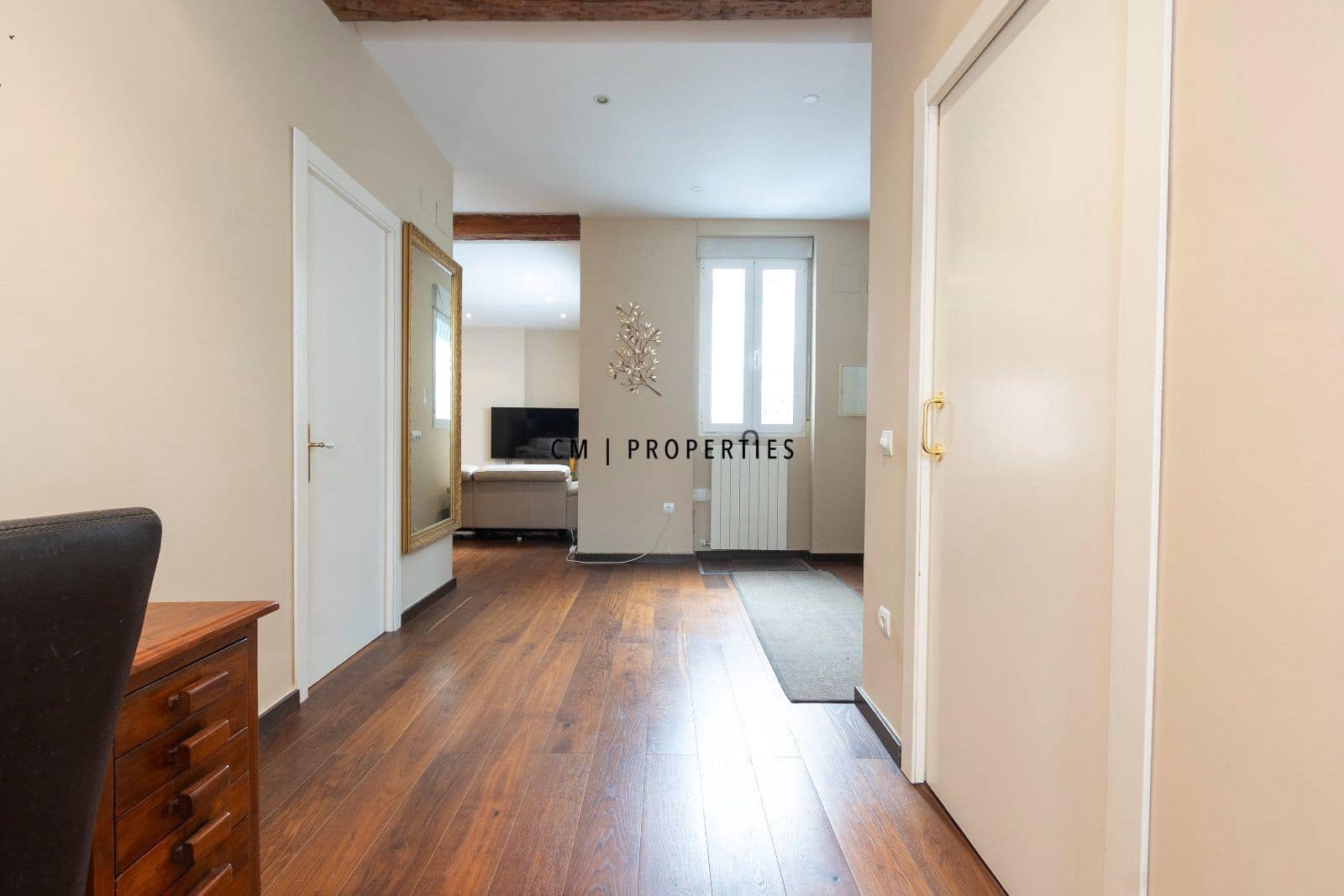 2 bedroom Flat for rent in Valencia city with garage - € 1,900 (Ref: 10051987)