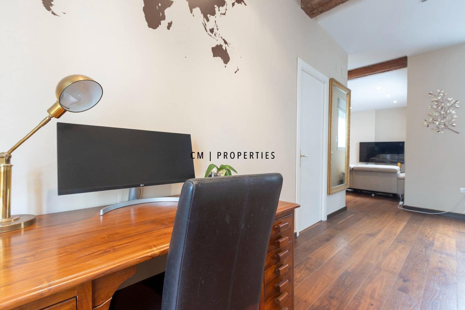 2 bedroom Flat for rent in Valencia city with garage - € 1,900 (Ref: 10051987)