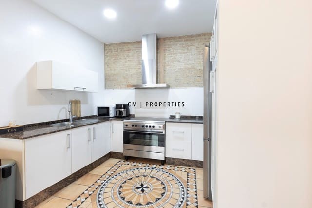 Piso de 2 habitaciones en Ciutat Vella, València ciudad en alquiler con garaje - 2.130 € (Ref: 10051987)