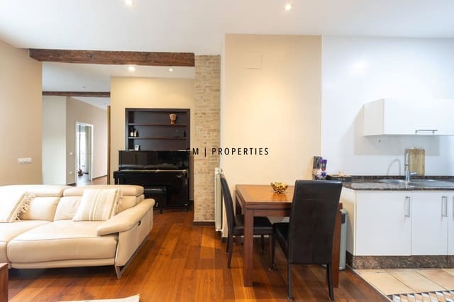 Piso de 2 habitaciones en Ciutat Vella, València ciudad en alquiler con garaje - 2.130 € (Ref: 10051987)