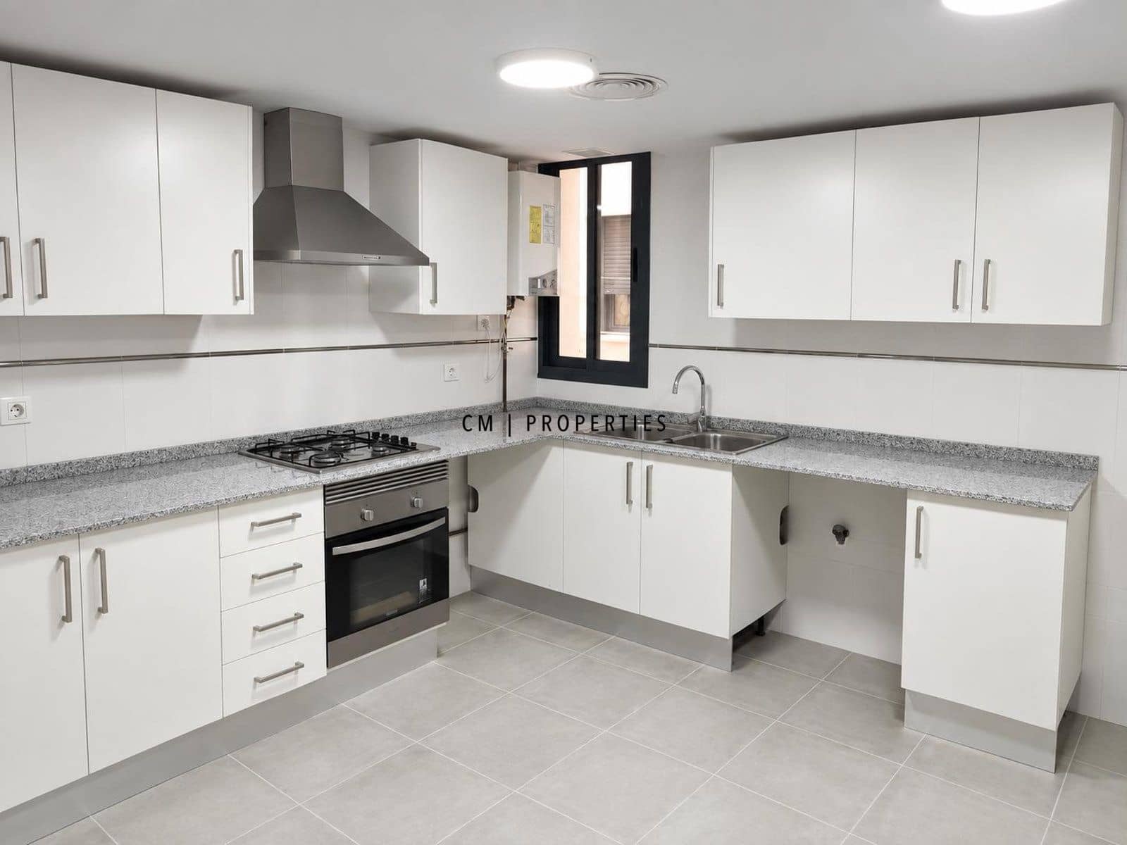 4 sypialnia Mieszkanie do wynajęcia w Paterna - 1 500 € (Ref: 10054619)