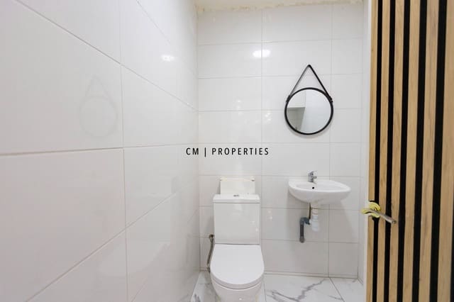 Commercial for rent in Valencia city - € 1,200 (Ref: 10062651)