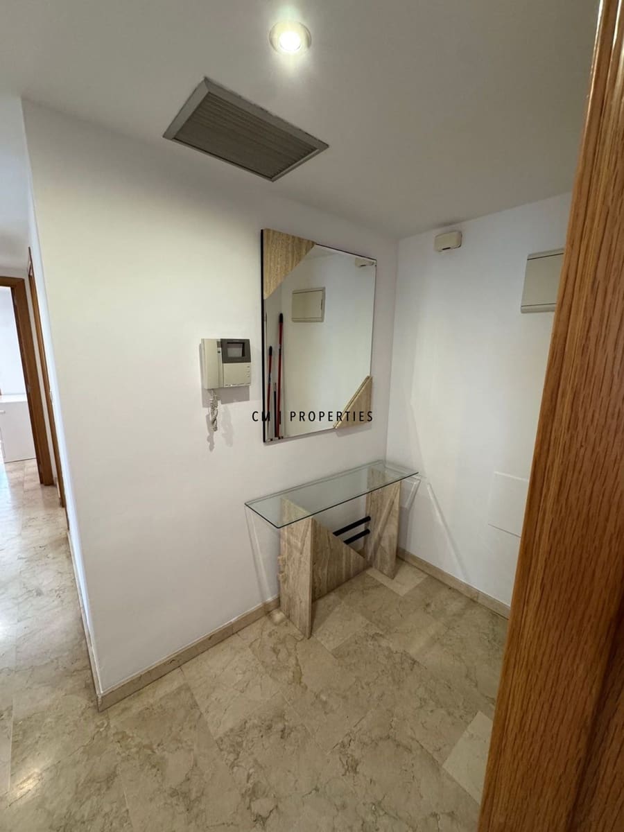 3 sovrum Lägenhet att hyra i Valencia stad med pool garage - 2 295 € (Ref: 10062653)