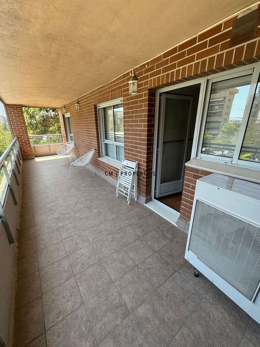 3 sovrum Lägenhet att hyra i Valencia stad med pool garage - 2 295 € (Ref: 10062653)