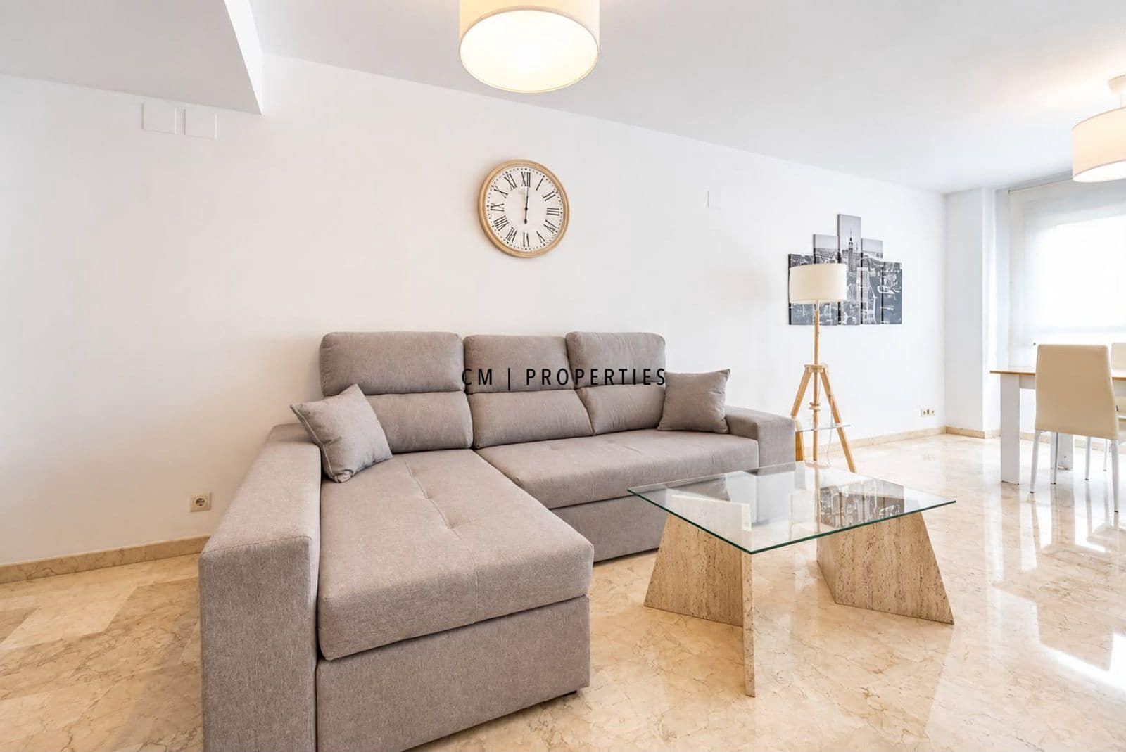 3 bedroom Flat for rent in Valencia city with pool garage - € 2,100 (Ref: 10062653)