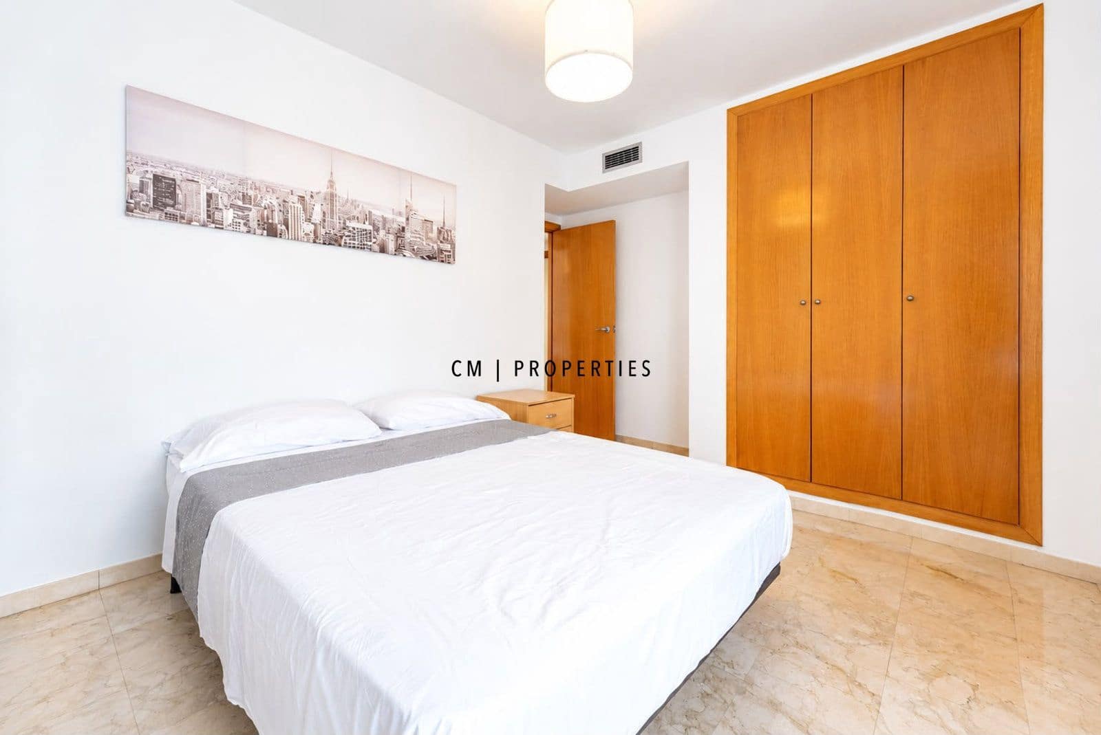 3 bedroom Flat for rent in Valencia city with pool garage - € 2,100 (Ref: 10062653)