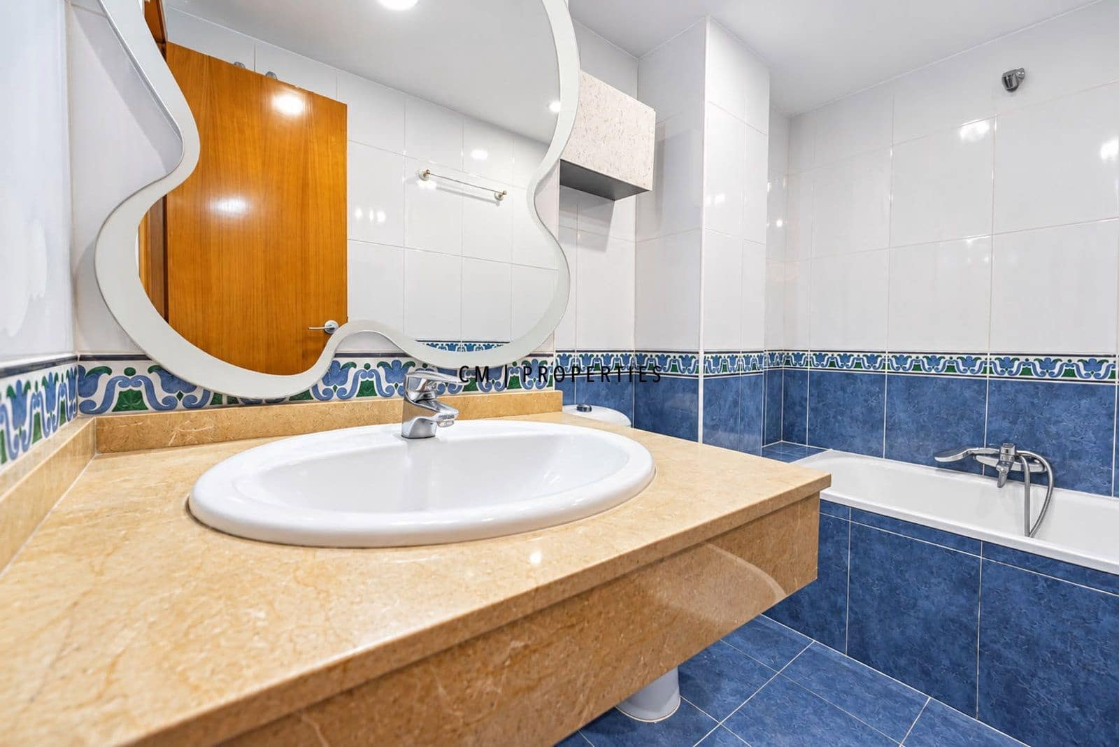 3 bedroom Flat for rent in Valencia city with pool garage - € 2,100 (Ref: 10062653)