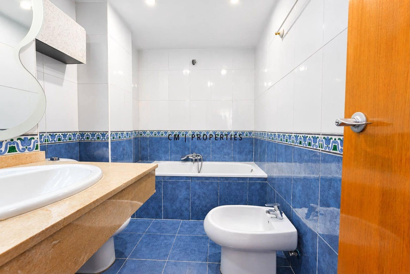 3 bedroom Flat for rent in Valencia city with pool garage - € 2,100 (Ref: 10062653)