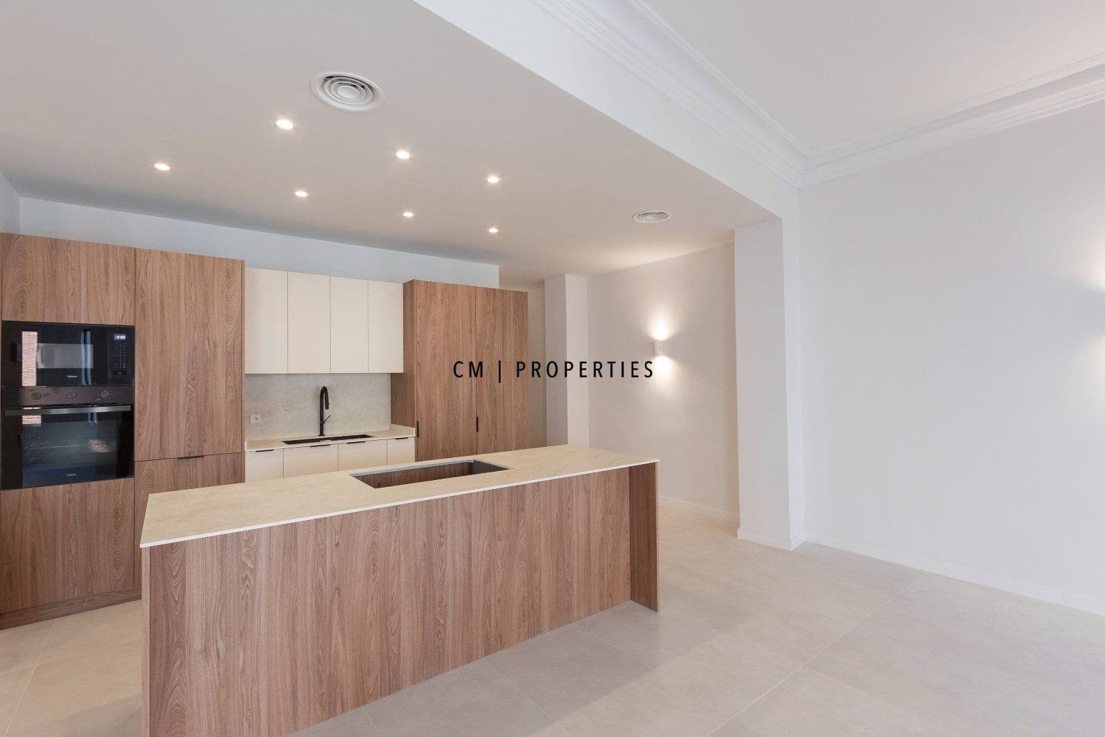 5 soverom Leilighet til leie i Valencia by - € 4 500 (Ref: 10076961)