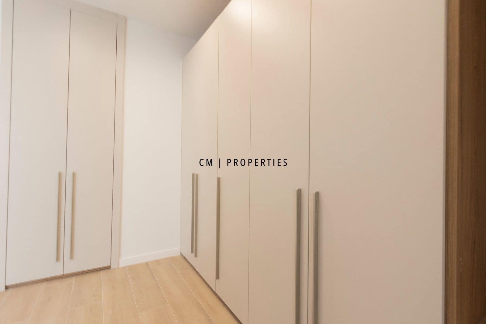 5 soverom Leilighet til leie i Valencia by - € 4 500 (Ref: 10076961)